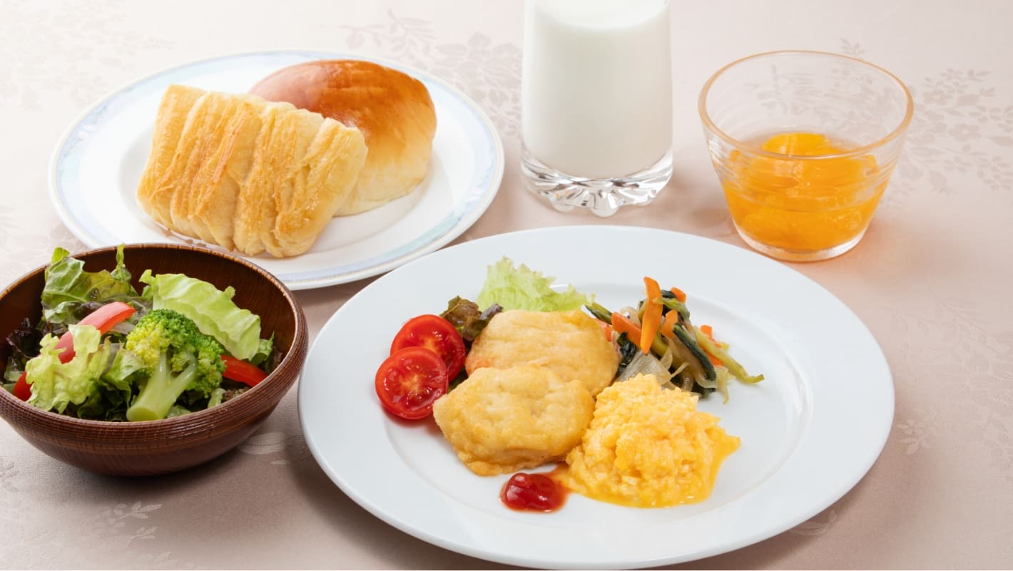 朝食B（チキンナゲットとスクランブルエッグ）